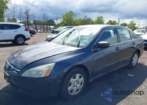 2007 Honda Accord 2.4 Lx z USA, uszkodzony, nr VIN 1HGCM56407A227932